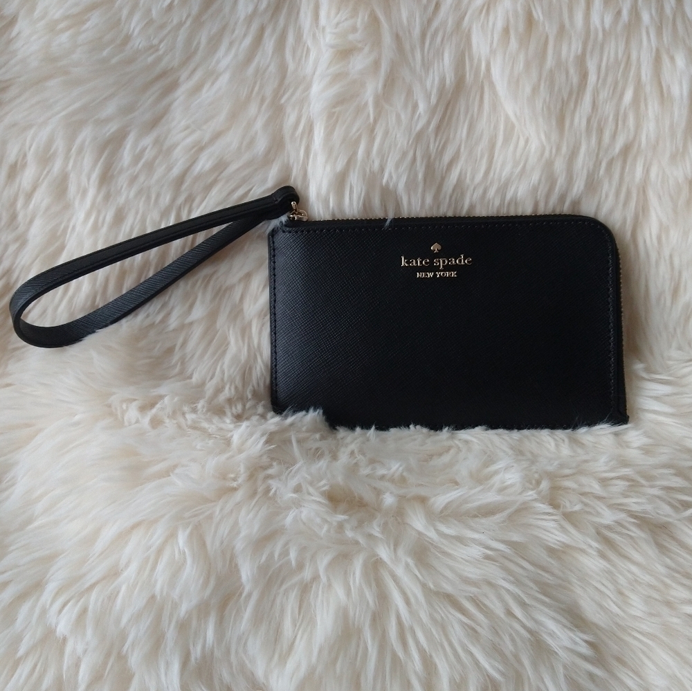 🤩Kate Spade Black Small Wristlet (Lucy)🤩 - Picture 3 of 10